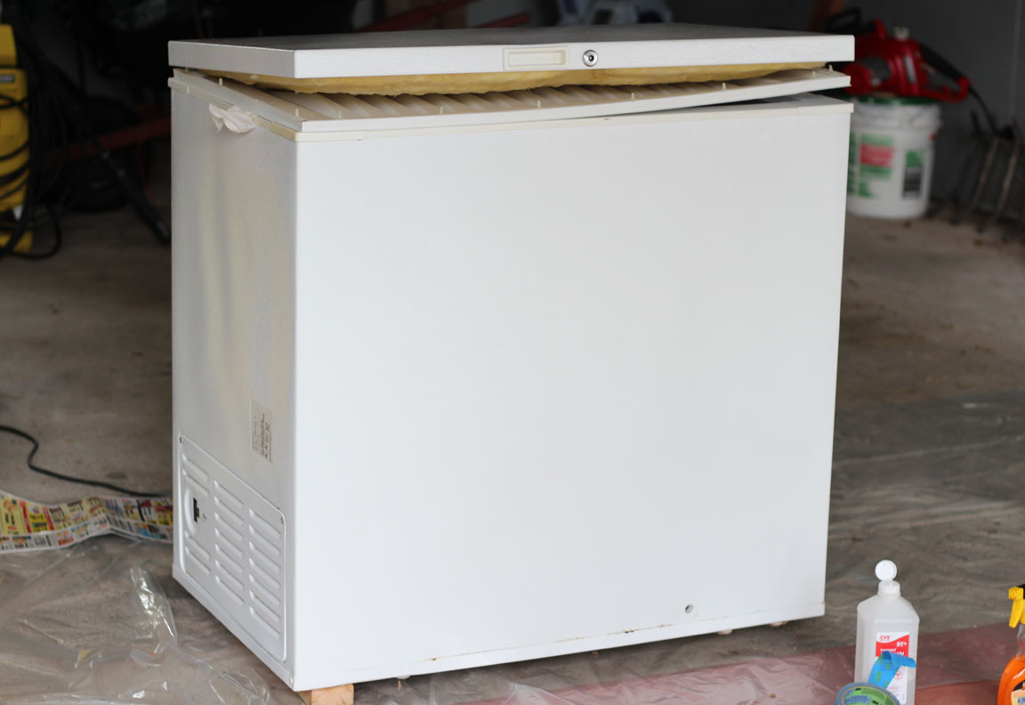 Picture of chest freezer.