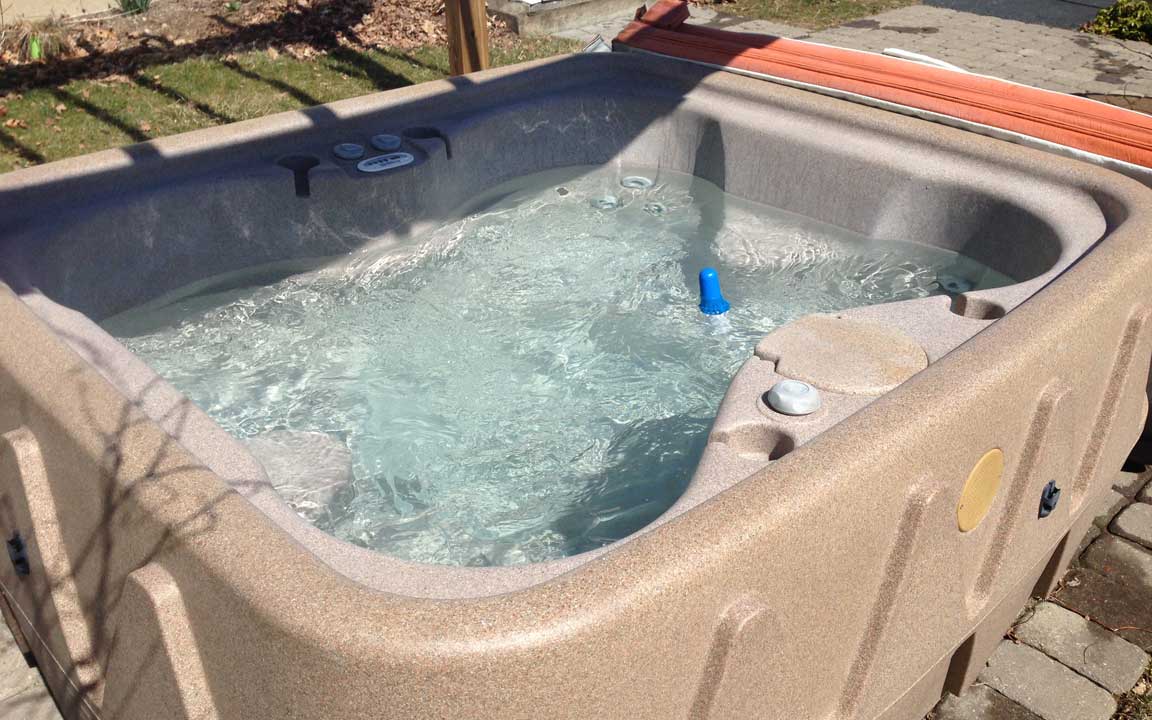Picture of hot tub.