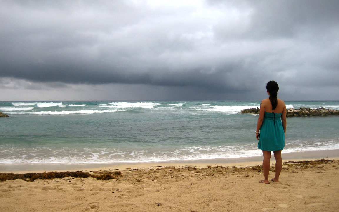 Picture of rough surf.