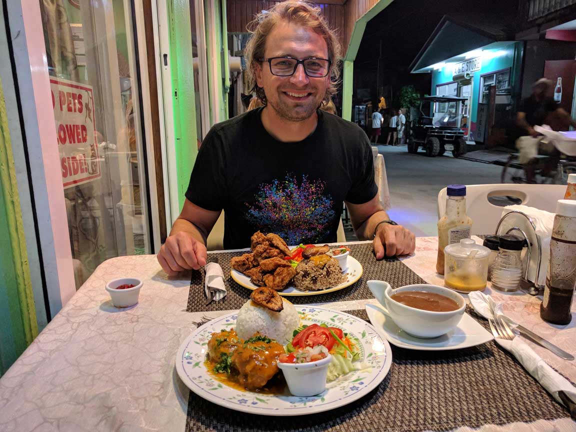 Picture of fried chicken dinner.